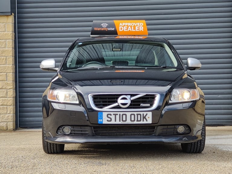 VOLVO S40; 1.6 DIESEL; 115BHP; R DESIGN D2; 4 DR; MANUAL; BLACK; 62 MPG; £35 TAX