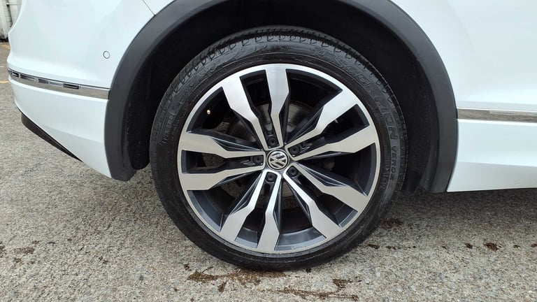 2020 Volkswagen Tiguan 2.0 TDi 150 R-Line Tech 5dr DSG Estate Diesel Automatic