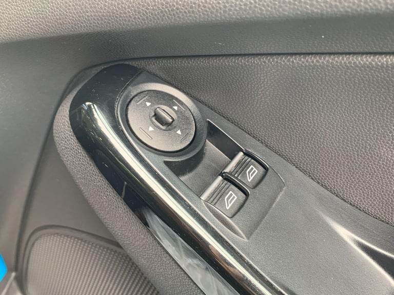 2015 Ford Fiesta 1.25 Zetec Euro 6 3dr HATCHBACK Petrol Manual