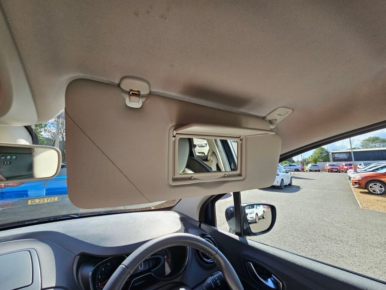 2018 Renault Captur 1.5 dCi ENERGY Iconic SUV 5dr Diesel Manual Euro 6 (s/s) (90 ps) HATCHBACK Di...