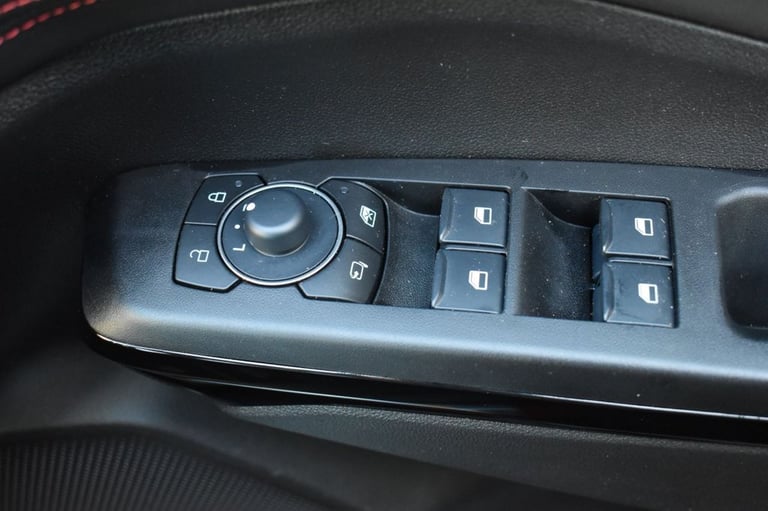 2025 Ford Puma 1.0T EcoBoost MHEV ST-Line X SUV 5dr Petrol Hybrid DCT Euro 6 (s/s) (155 ps Automatic