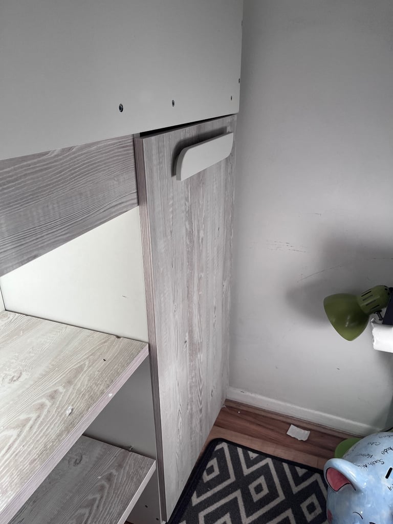 Cabin bed with desk 