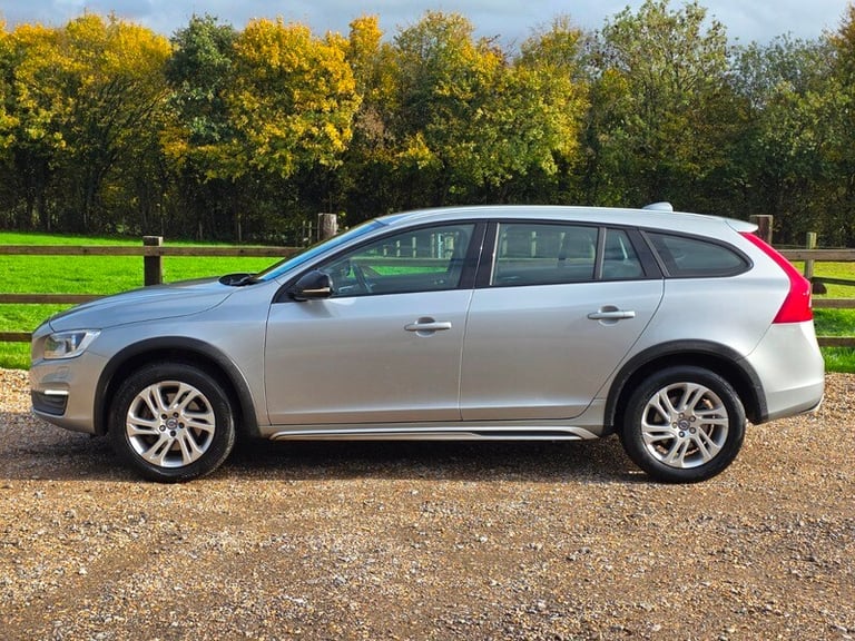 Volvo V60 D4 CROSS COUNTRY SE NAV
