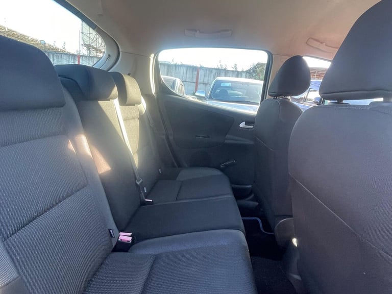 2009 Peugeot 207 1.4 Verve Euro 5 5dr HATCHBACK Petrol Manual