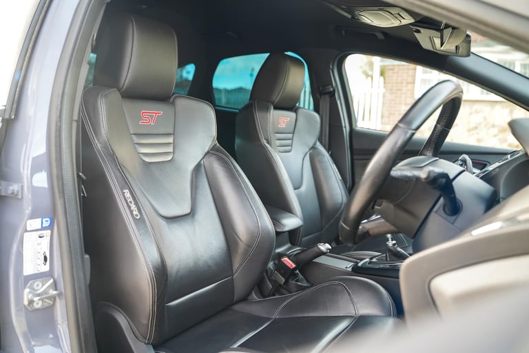 2018 Ford Focus 2.0T EcoBoost ST-3 Euro 6 (s/s) 5dr HATCHBACK Petrol Manual