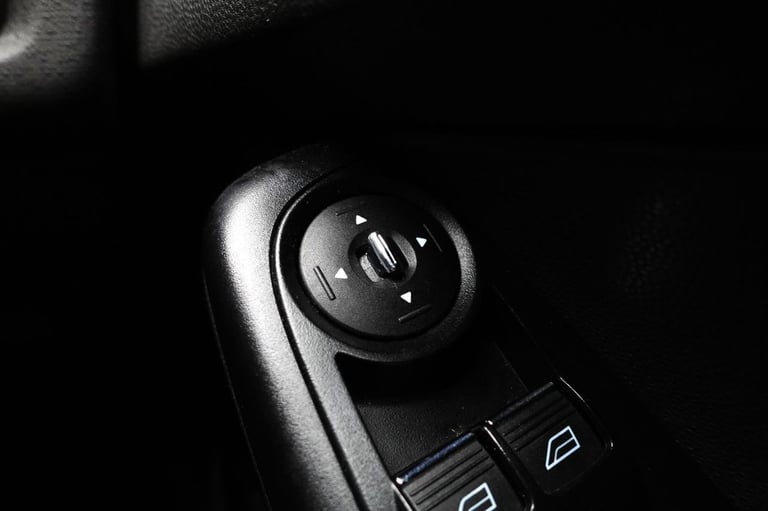 2013 Ford Fiesta 1.6 TDCi Zetec S Hatchback 3dr Diesel Manual Euro 5 (95 ps) Hatchback Diesel Manual