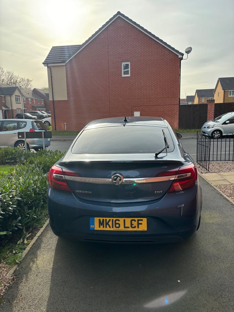 WOLVERHAMPTON PRIVATE HIRE CAR FOR RENT