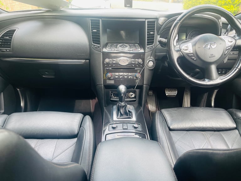Infiniti FX30d S 2012, Semi-Auto 3.0L diesel, full service history, 5 doors