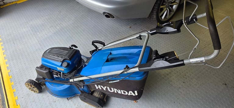 image for Hyundai Lawnmower 