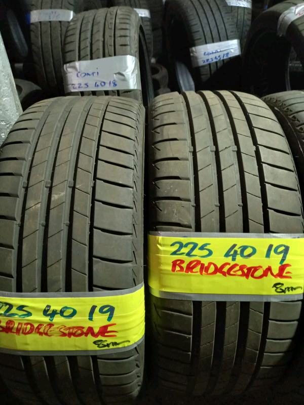 225 40 19s Bridgestone 7mm tread only £45 FREEfitting&balance opn7days