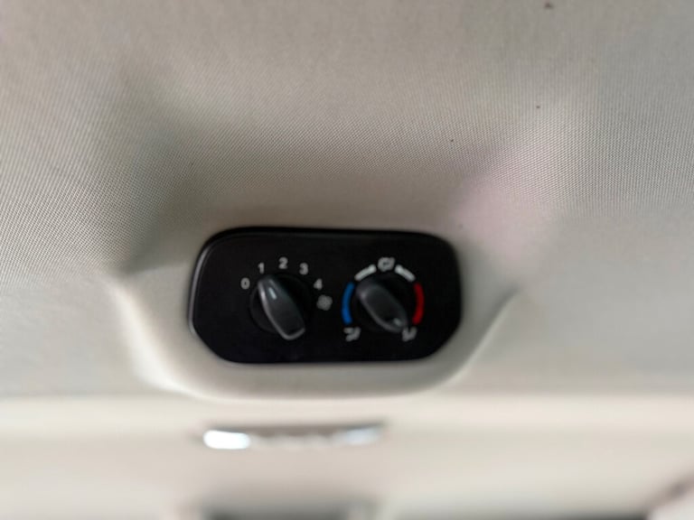 2014 Ford Tourneo Custom 2.2 300 TDCi Limited Minibus Double Cab 5dr Diesel Manual L1 Euro 5 (s/s...