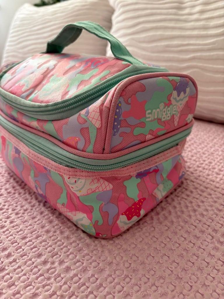 Smiggle Pink Lunchbox Used