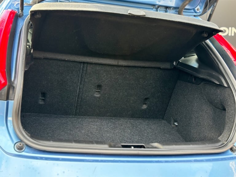 2015 Volvo V40 T2 SE 5dr HATCHBACK PETROL Manual