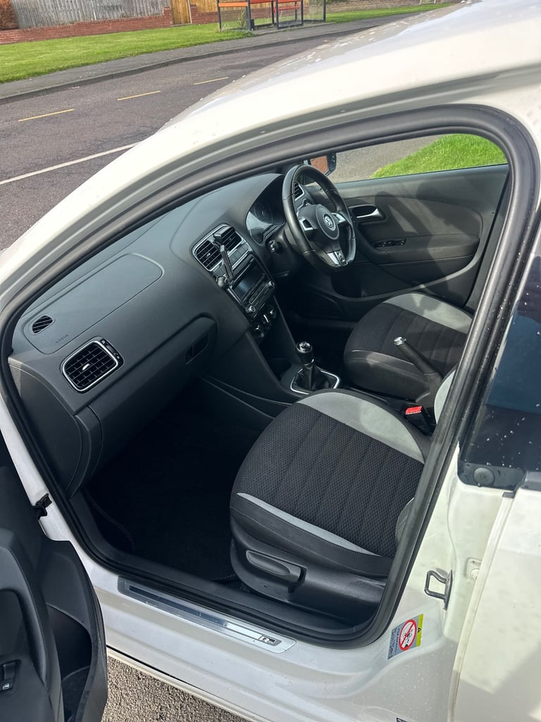 Volkswagen, POLO, Hatchback, 2013, Manual, 1197 (cc), 5 doors