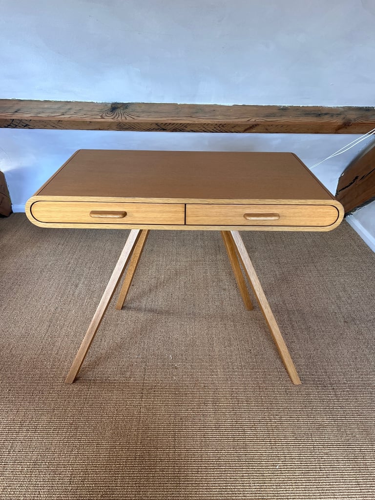 Desk solid oak habitat