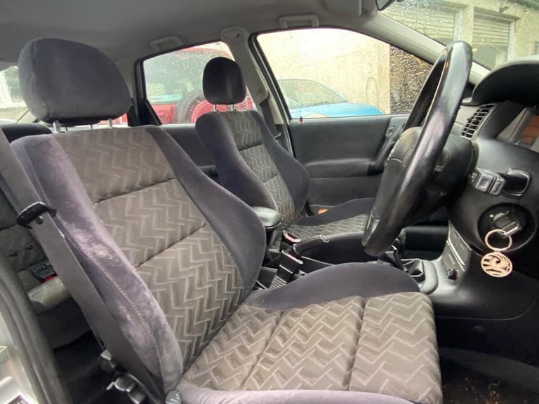 2000 Vauxhall Vectra 2.0 SRi 140 5dr HATCHBACK Petrol Manual