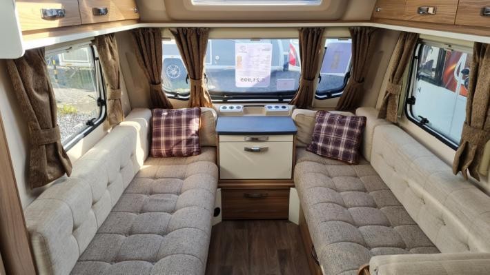 2022 Sprite Quattro FB Used Caravan