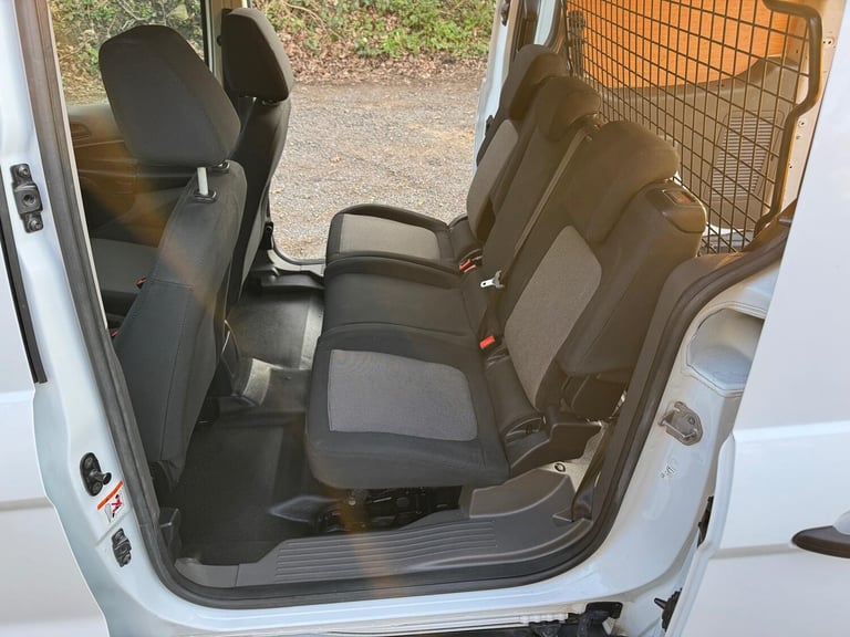Ford Transit Connect 5 Seat Crewvan, Kombi .A/C, MSRT alloys, EU6