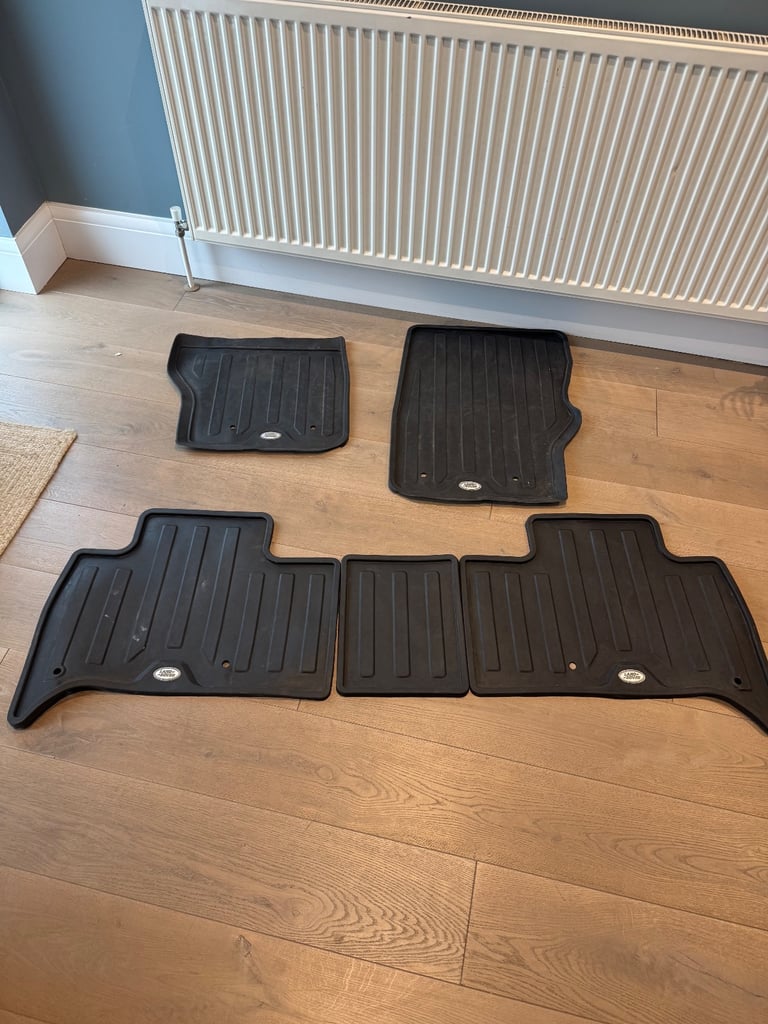 image for Landrover Discovery 5 - Rubber Mats