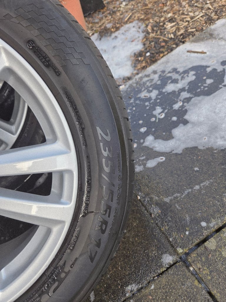 Ford kuga alloys and tyres 17in for sale 