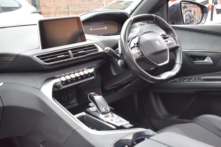 2019 Peugeot 5008 1.6 PureTech GT Line Premium EAT Euro 6 (s/s) 5dr HATCHBACK Petrol Automatic