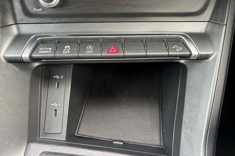  Audi Q3 1.5 Tfsi Cod 35 S Line Suv 5dr Petrol S Tronic Euro 6 s/s 150 Ps