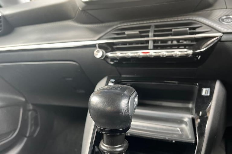 2023 Peugeot 208 1.2 PureTech 100 Allure Premium + 5dr HATCHBACK PETROL Manual