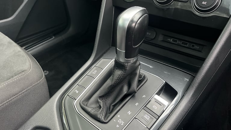 2018 Volkswagen Tiguan 2.0 TDI 150 SEL 5dr DSG SUV Diesel Automatic