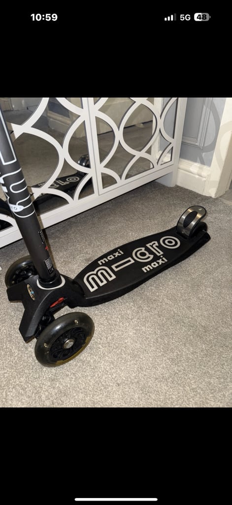 Maxi micro scooter deluxe LED 