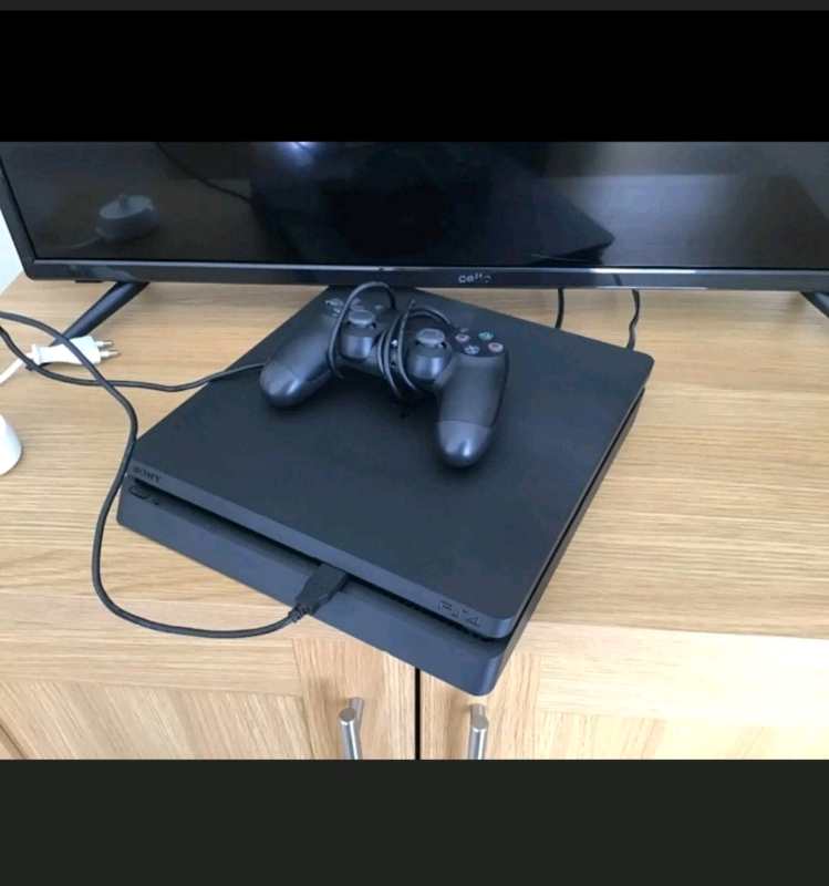 Sony PlayStation 4 PS4 500GB Jet Black Console with Controller & games