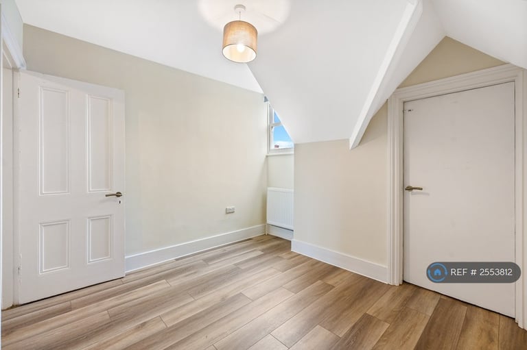 2 bedroom flat in Beaconsfield Villas, Brighton, BN1 (2 bed) (#2553812)