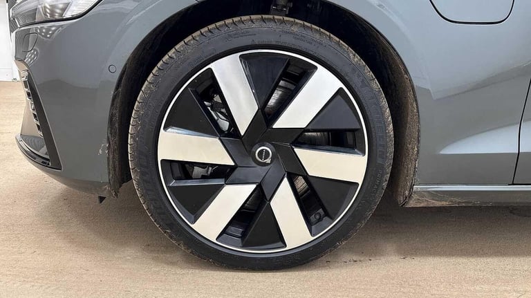 2025 Volvo V60 2.0 T8 [455] PHEV Ultra Dark 5dr AWD Auto ESTATE PETROL/ELECTRIC Automatic