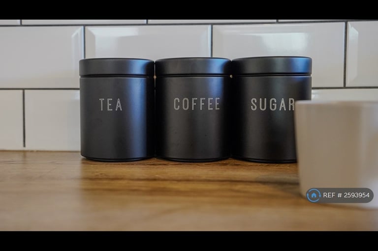 4 bedroom house in Bromley Gardens, Bromley, BR2 (4 bed) (#2593954)