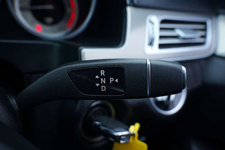 2015 Mercedes-Benz E Class 2.1 E220 AMG Line Bluetec Auto 4dr Saloon Diesel Automatic