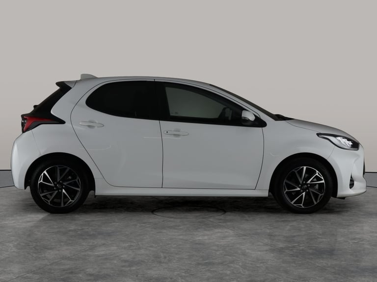 2023 Toyota Yaris 1.5 VVT-h Design Hatchback 5dr Petrol Hybrid E-CVT Euro 6 (s/s) (116 ps) -  Hat...