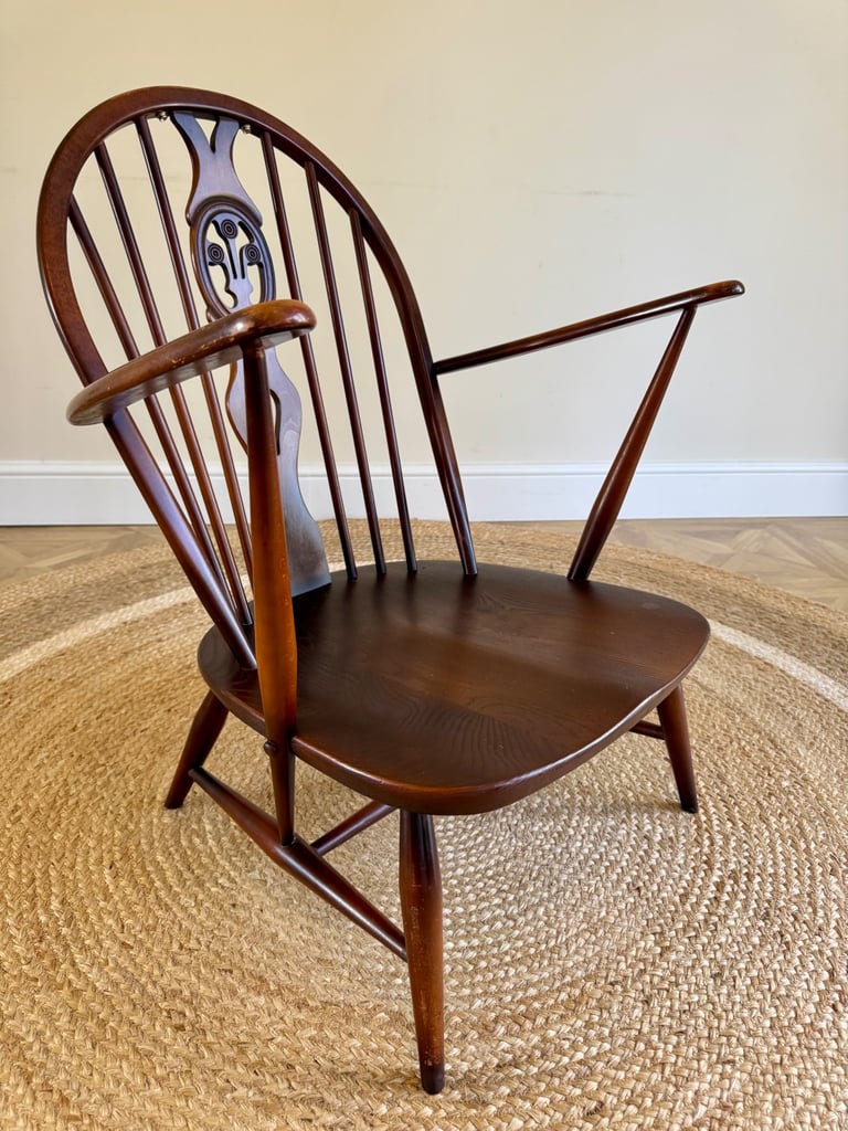 Ercol mid century vintage 307 Fleur De Lis tub armchair 