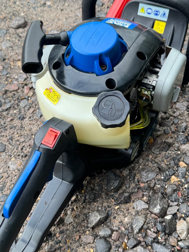 MacAllister petrol hedge trimmer good working order 