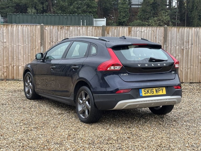 2016 Volvo V40 Cross Country 2.0 D2 Lux Hatchback 5dr Diesel Auto Euro 6 (s/s) (120 ps) Hatchback...