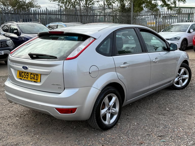 2010 Ford Focus 1.6 Zetec 5dr HATCHBACK Petrol Manual