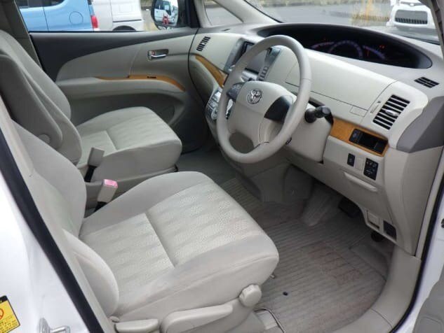  Toyota Estima Aeras 8 seats MPV Petrol Automatic
