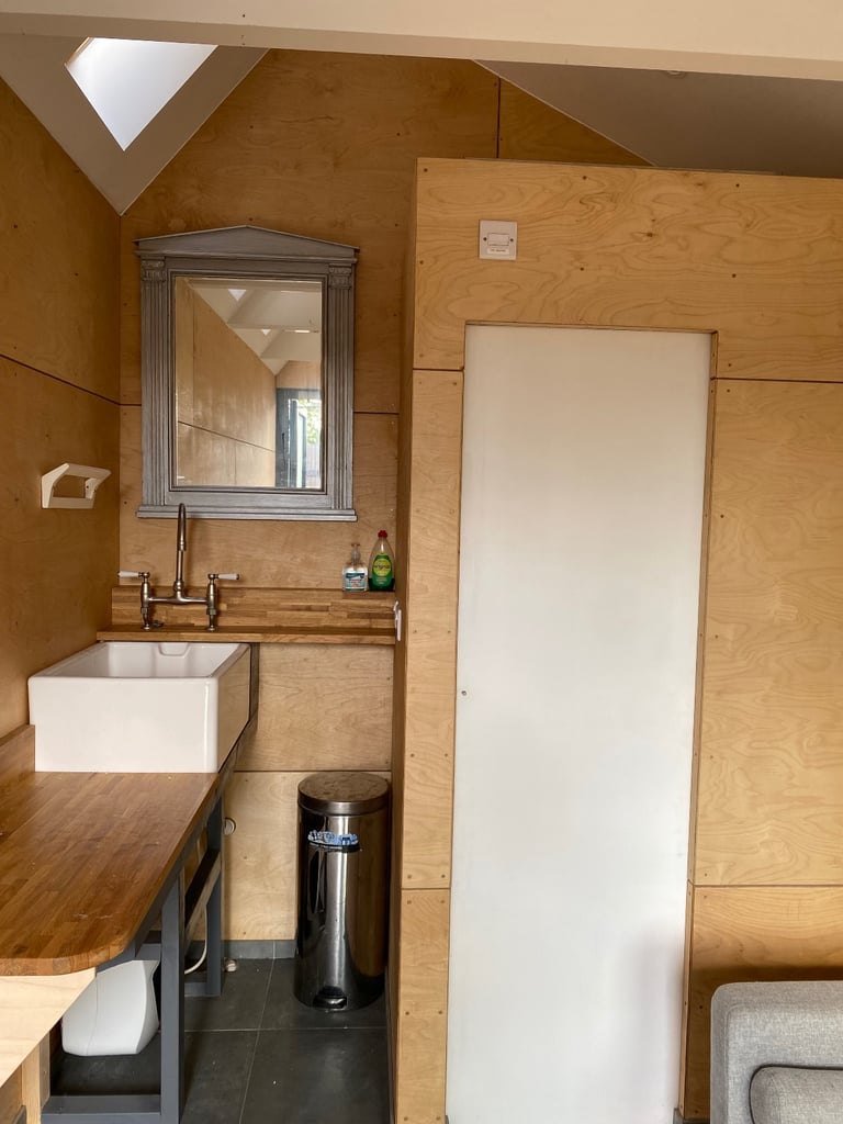 B1 Office / Artist’s Studio / Workshop Birkbeck nr Penge Crystal Palace Norwood