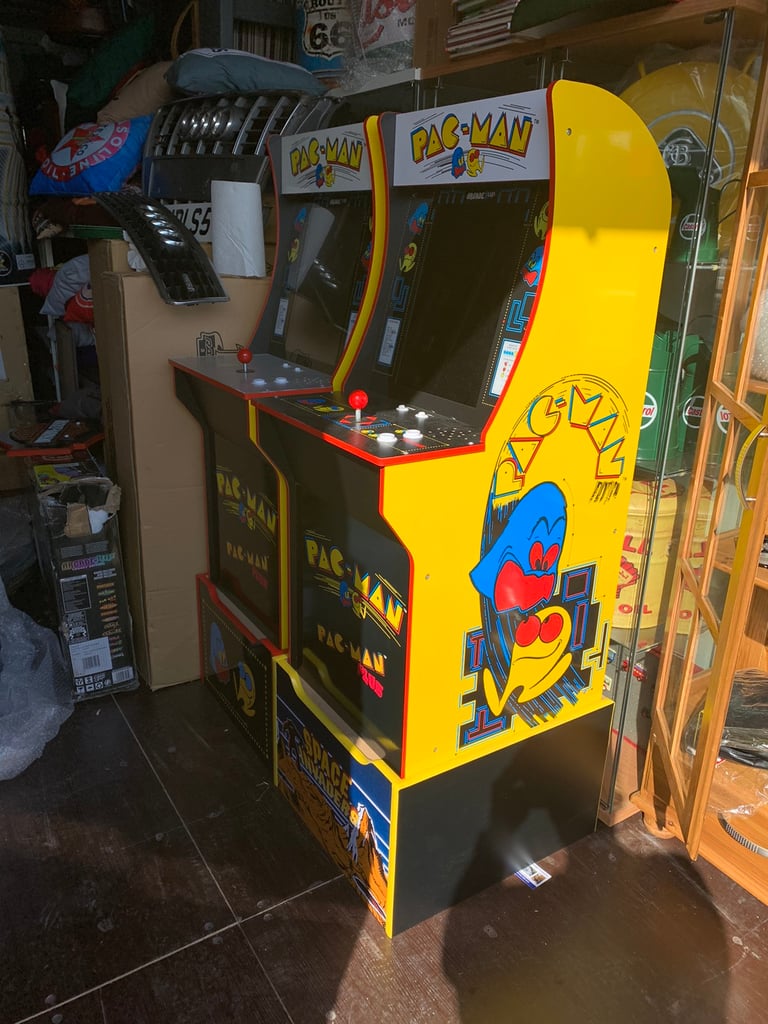 Retro space invaders machine