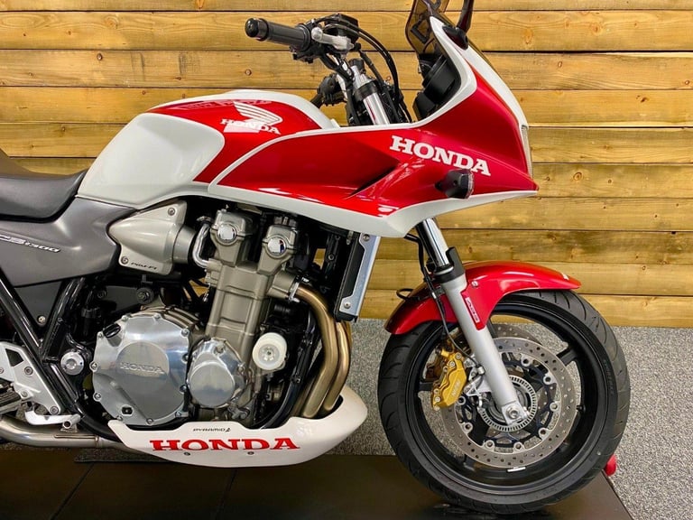 Superb 2007 Honda CB1300S, Only 13,019 FSHOM, 3 owners from New, Stunning! 