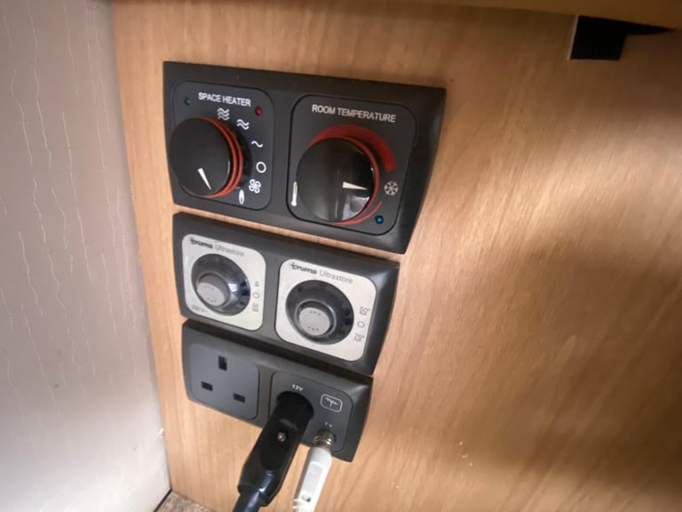 ELDDIS MAJESTIC 506 - 2013 - 4/5 BERTH - FIXED BED - TRADE SALE BARGAIN 