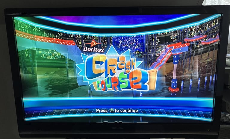 Toshiba 42 inch LCD TV + Xbox 360 bundle (console+controller+games+cables+TV+remote)