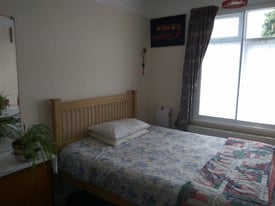 Large Room for RENT for a Single Non-Smoker,...£135pw, in Hounslow