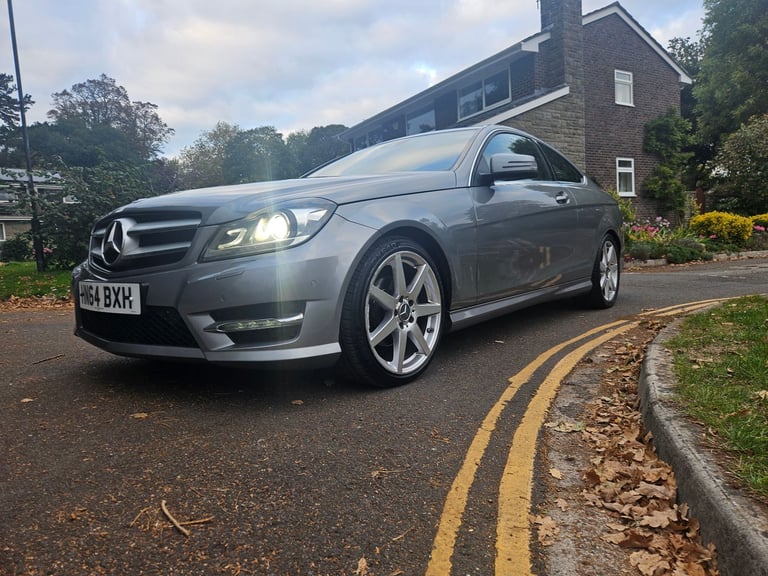 Mercedes-Benz coupe c220d Amg sport premium edition 2015 face-lift model FULL SERVICE HISTORY 