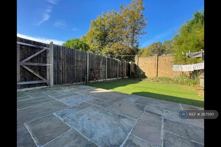 1 bedroom in Lower Road, Bromley, BR5 (#2675110)