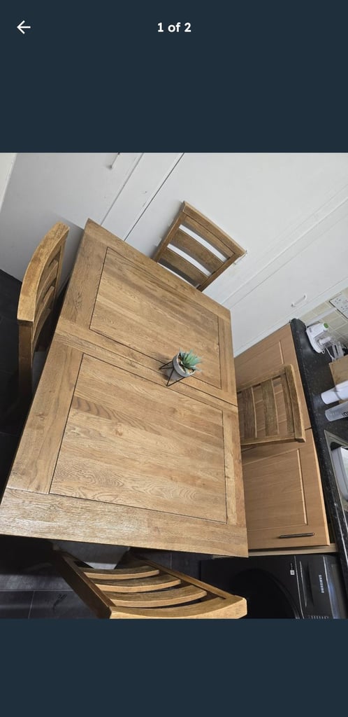 Reduced Extendable Table and Chairs 6 seats 