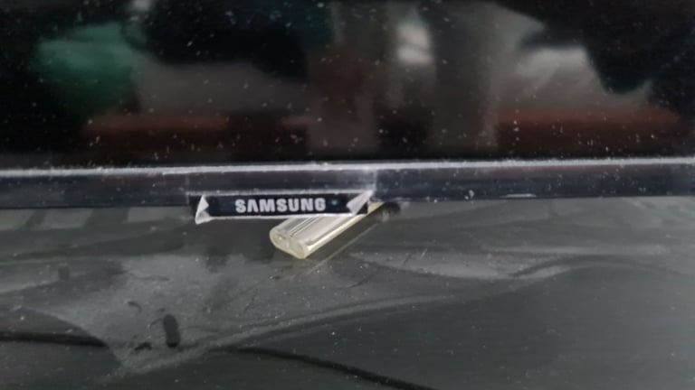 SAMSUNG 43 INCH 4K LED SMART WIFI TV WITH STICKER STILL ON NOT SONY LG
